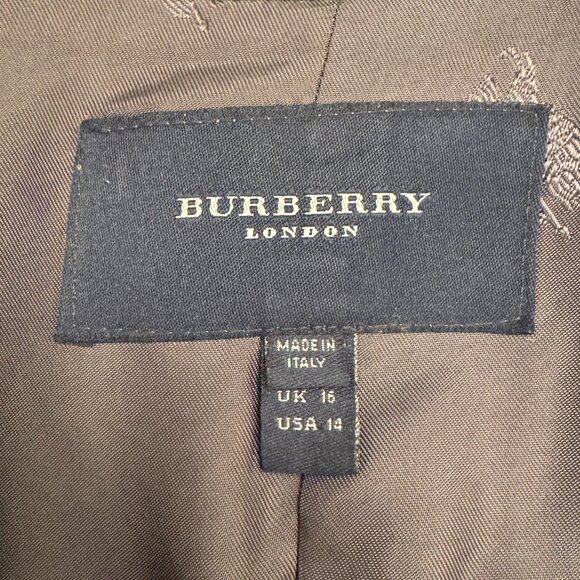 Burberry dark grey military jacket with zip sleeves this is a rare find! - Picture 10 of 15